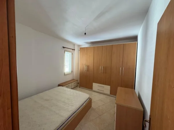 Tirane, shitet apartament 1+1 Kati 5, 70 m² 80.000 € (Fresk)