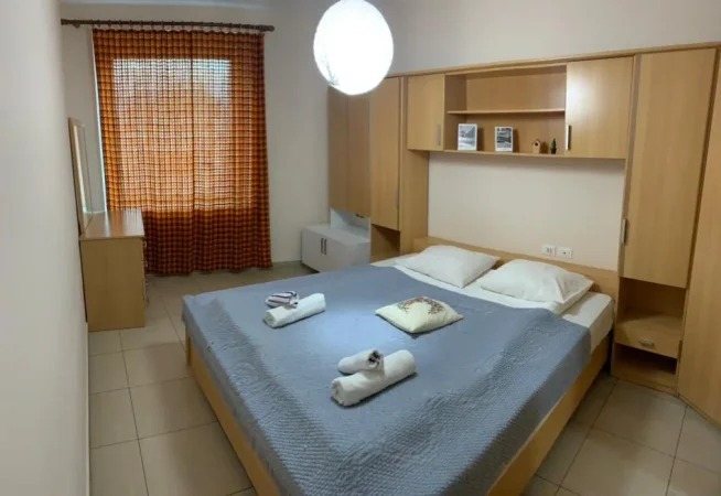 Tirane, jepet me qera apartament 1+1 Kati 5, 50 m² 450 € 