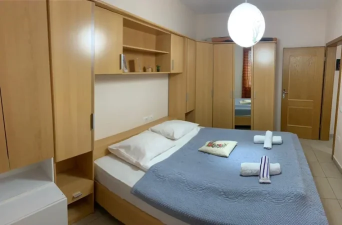 Tirane, jepet me qera apartament 1+1 Kati 5, 50 m² 450 € 
