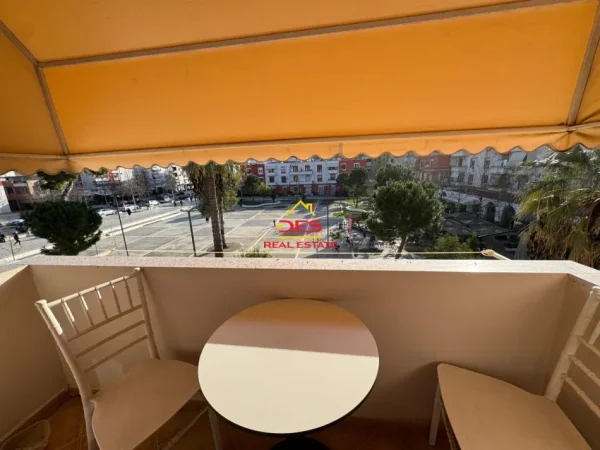 Vlore, jepet me qera apartament 2+1+Ballkon Kati 3, 90 m² 400 € (Rruga Sadik Zotaj)