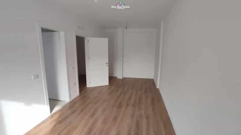 Tirane, shes apartament 2+1 Kati 1, 276 m² 288.600 € (porcelan)