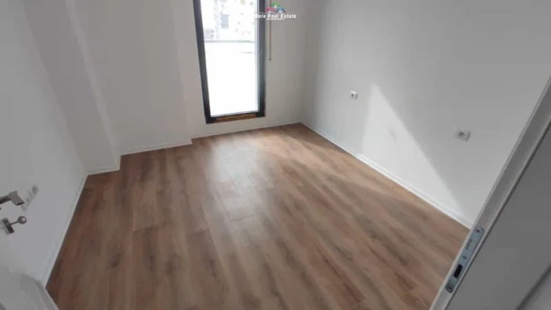 Tirane, shes apartament 2+1 Kati 1, 276 m² 288.600 € (porcelan)