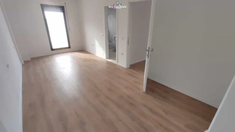 Tirane, shes apartament 2+1 Kati 1, 276 m² 288.600 € (porcelan)