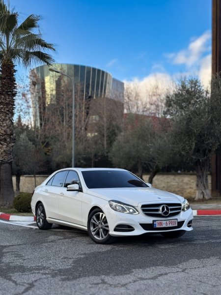 Tirane, shes makine Mercedes Benz E-220 Avangarde 2015 Nafte, e bardhë automatik Klima 167 km 13.700 €