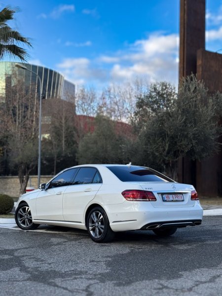 Tirane, shes makine Mercedes Benz E-220 Avangarde 2015 Nafte, e bardhë automatik Klima 167 km 13.700 €