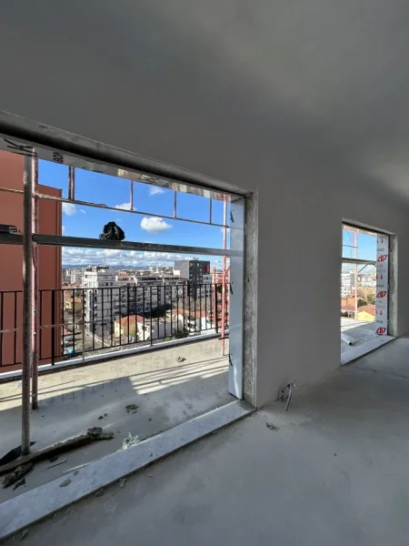 Tirane, shitet apartament 2+1+Ballkon Kati 8, 159 m² 245.000 € (Rruga Qemal Stafa)