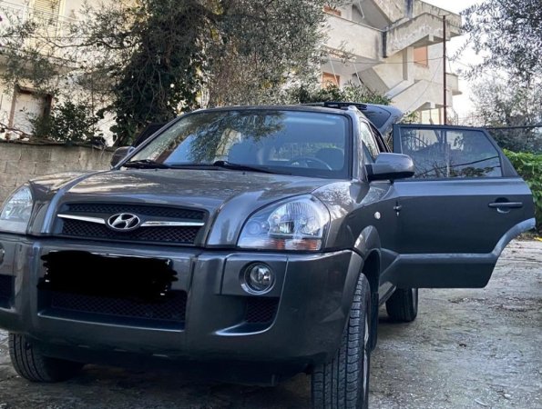 Tirane, shes SUV | Hyundai Tucson Nafte, gri e erret automatik Kondicioner 190.000 km 10.000 €