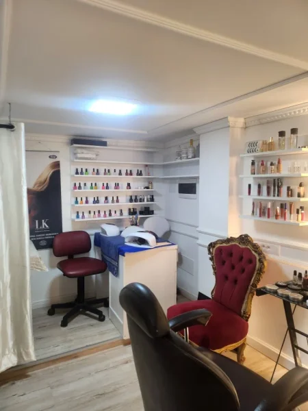 Tirane, jepet me qera dyqan , 20 m² 500 € (Rr.Vaso Pasha)