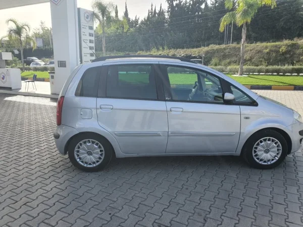 Fier, shitet Lancia Benzin+Gaz, gri metalizato manuale Kondicioner 178.000 km 2800 €