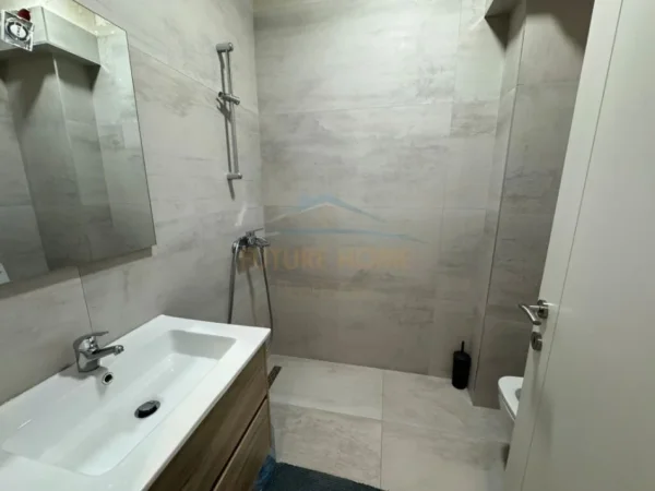 Tirane, shitet apartament 2+1+Ballkon Kati 3, 93 m² 207.000 € (LIQENI I THATE)