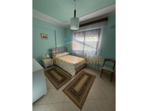Tirane, jepet me qera apartament 2+1+Ballkon Kati 4, 124 m² 1.000 € (RRUGA FAIK KONICA)