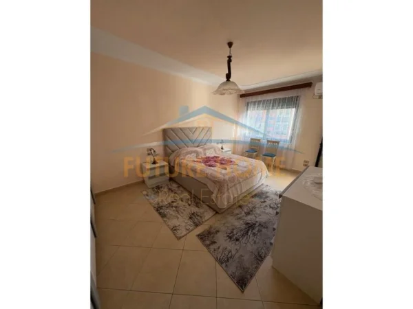 Tirane, jepet me qera apartament 2+1+Ballkon Kati 4, 124 m² 1.000 € (RRUGA FAIK KONICA)