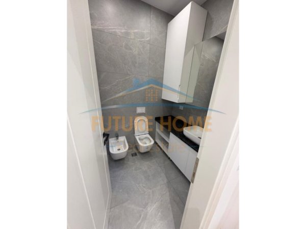 Tirane, jap me qera apartament 2+1+Ballkon Kati 7, 114 m² 1.500 € (RRUGA E KAVAJES)