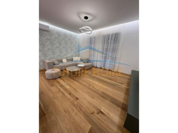 Tirane, jap me qera apartament 2+1+Ballkon Kati 7, 114 m² 1.500 € (RRUGA E KAVAJES)