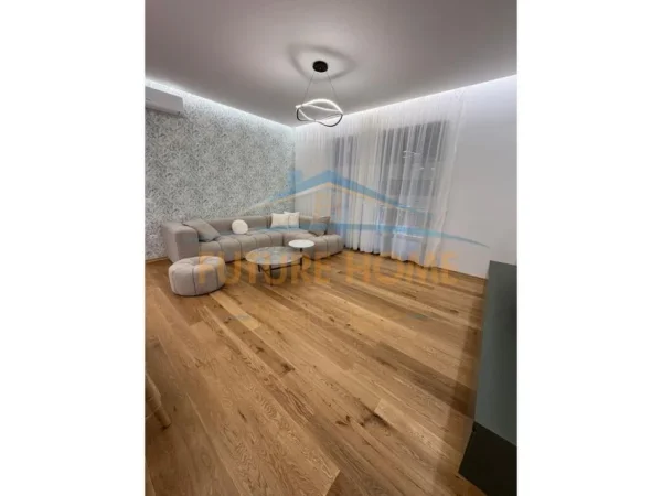 Tirane, jap me qera apartament 2+1+Ballkon Kati 7, 114 m² 1.500 € (RRUGA E KAVAJES)
