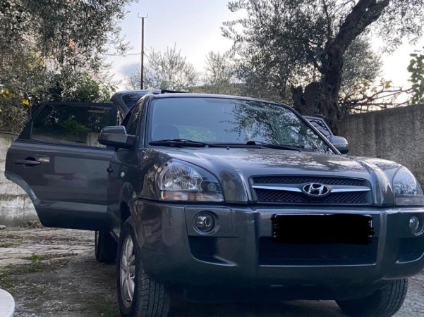 Tirane, shes SUV | Fuoristrad | Xhip Hyundai Nafte, gri e erret automatik Kondicioner 190.000 km 10.000 €