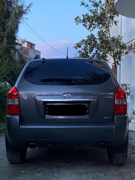 Tirane, shes SUV | Fuoristrad | Xhip Hyundai Nafte, gri e erret automatik Kondicioner 190.000 km 10.000 €