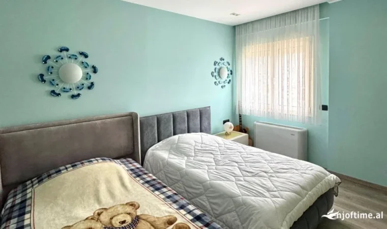 SHITET: AARTAMENT 3+1+2wc Vendodhje Fantastike, 📌 Lungo-Mare (vija e pare)- 100% E Re e investuar nga Fillimi- Ka Pamje te Lire nga deti **** 530.000 Euro*** 🧨