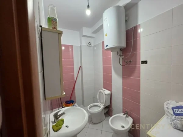 Tirane, shes apartament 1+1 , 77 m² 138.000 € (Liqeni i Thatë)