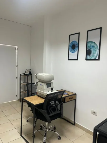 Tirane, shes SHITET BIZNES OPTIKE TEK RRUGA E KAVAJES 17.999 €