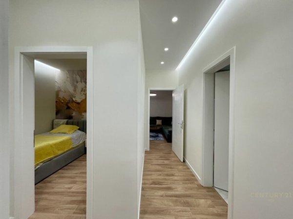 Tirane, jap me qera apartament 3+1+2 , 146 m² 1.300 € (Liqeni i Thatë)