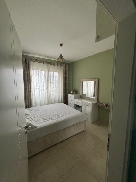 Tirane, jepet me qera apartament 2+1+Aneks+Ballkon Kati 4, 100 m² 400 € (bathore)