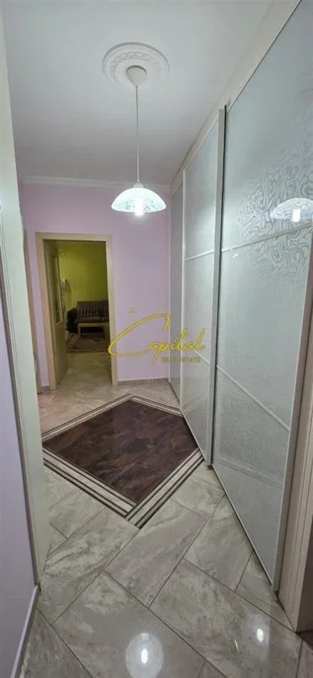 Tirane, jepet me qera apartament 1+1 Kati 3, 65 m² 600 € (RRUGA E DURRESIT)
