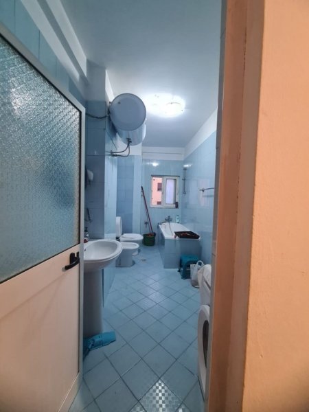 Tirane, jepet me qera apartament 2+1+Aneks Kati 2, 80 m² 550 € (don bosko)