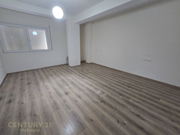 Tirane, shes apartament 3+1+2 , 152 m² 289.000 € (Kopshti Botanik Zoologjik)