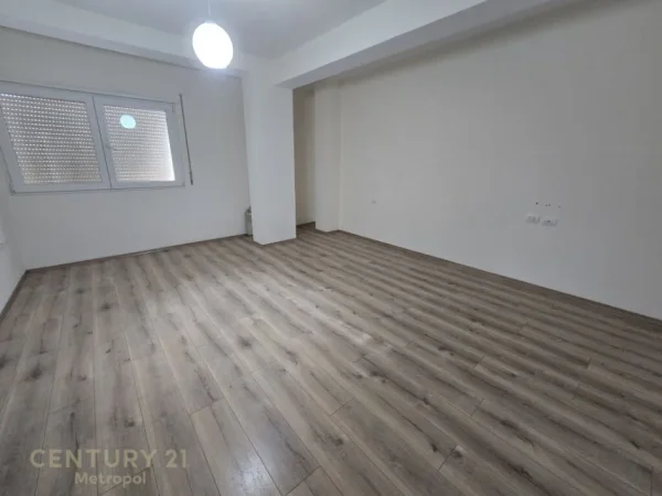 Tirane, shes apartament 3+1+2 , 152 m² 289.000 € (Kopshti Botanik Zoologjik)