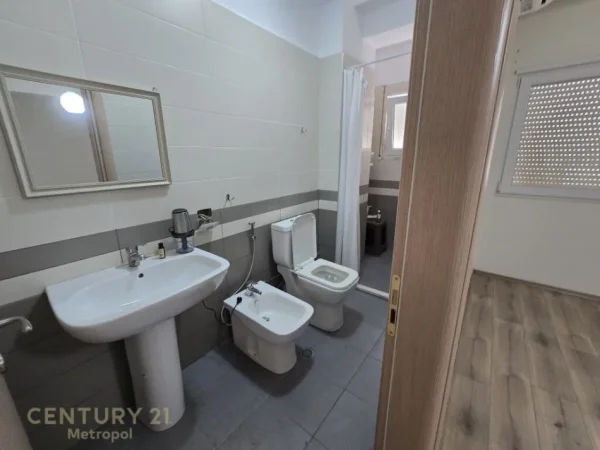 Tirane, shes apartament 3+1+2 , 152 m² 289.000 € (Kopshti Botanik Zoologjik)