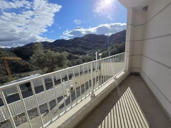 Tirane, shes apartament 3+1+2 , 152 m² 289.000 € (Kopshti Botanik Zoologjik)