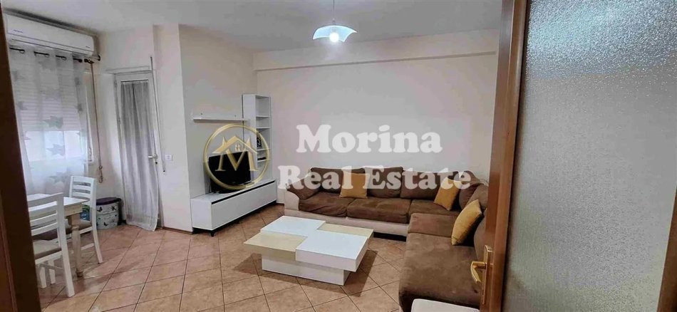 Tirane, jepet me qera apartament 1+1 Kati 4, 74 m² 550 € (Komuna e Parisit)