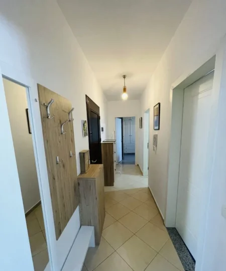 Tirane, jepet me qera apartament 2+1+Aneks Kati 6, 80 m² 520 € (astir)