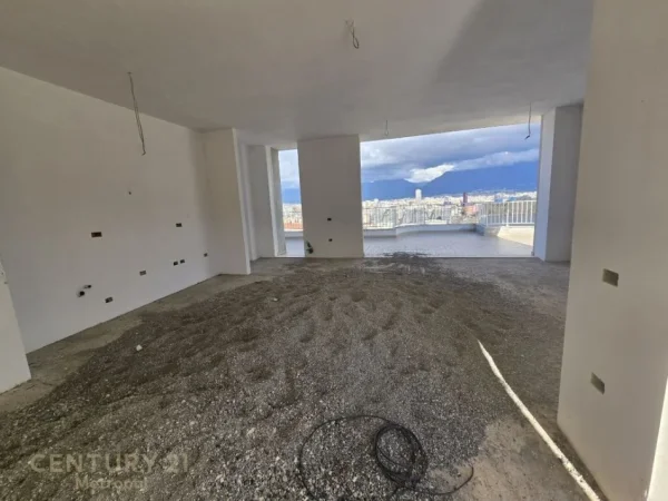 Tirane, shes apartament 4+1+3 +3 GARAZHE , 371 m² 600.000 € (Kopshti Botanik Zoologjik)