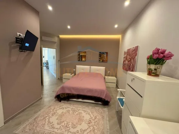Durres, shitet apartament 2+1 Kati 0, 95 m² 370.000 € (gjiri lalzit)