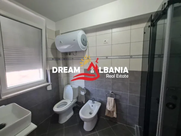 Tirane, jepet me qera apartament 3+1 Kati 2, 127 m² 800 € (Kopshti Botanik)