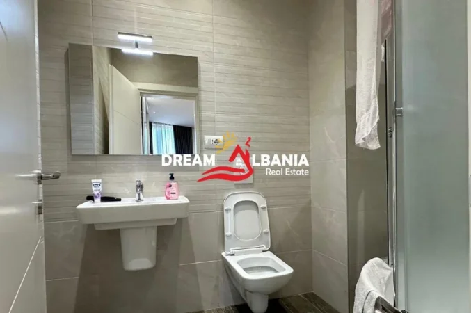 Tirane, jepet me qera apartament 2+1 Kati 7, 134 m² 900 € (kombinat)