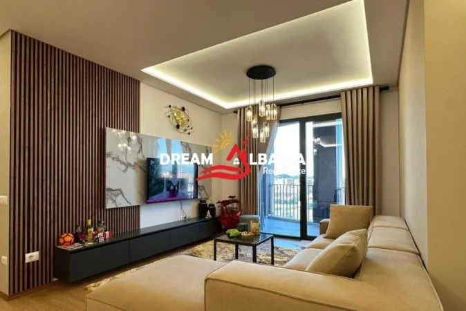 Tirane, jepet me qera apartament 2+1 Kati 7, 134 m² 900 € (kombinat)