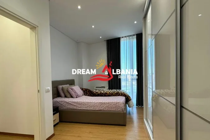 Tirane, jepet me qera apartament 2+1 Kati 7, 134 m² 900 € (kombinat)