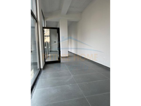 Tirane, jepet me qera ambjent biznesi Kati 0, 1.200 € (Ali demi)