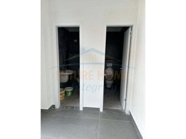 Tirane, jepet me qera ambjent biznesi Kati 0, 1.200 € (Ali demi)