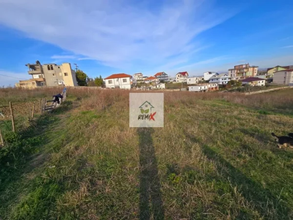 Durres, shitet toke , 4.700 m² 300.000 € 