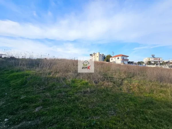 Durres, shitet toke , 4.700 m² 300.000 € 