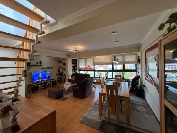 Tirane, shitet apartament 3+1+Aneks+Ballkon Kati 5, 231 m² 270.000 € (rr Durresit)