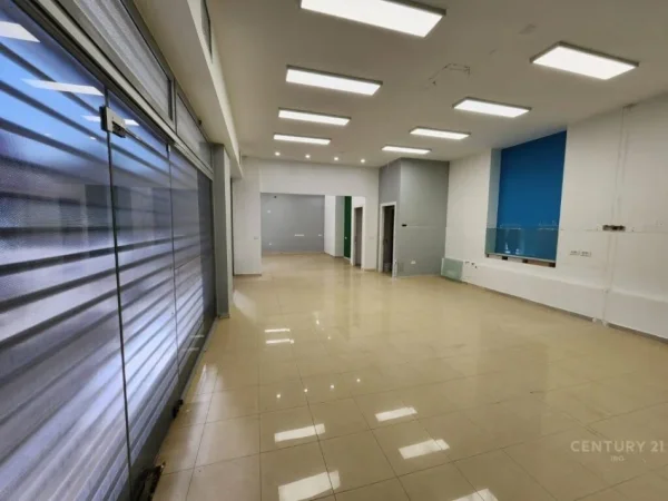 Tirane, shes ambjent biznesi Kati 0, 200 m² (Rruga panorama)