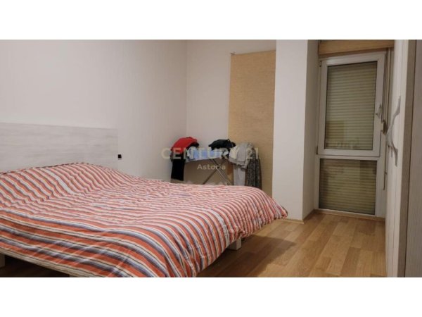 Tirane, jepet me qera apartament 1+1+Aneks+Ballkon Kati 2, 73 m² 550 € (Kopshti Botanik)