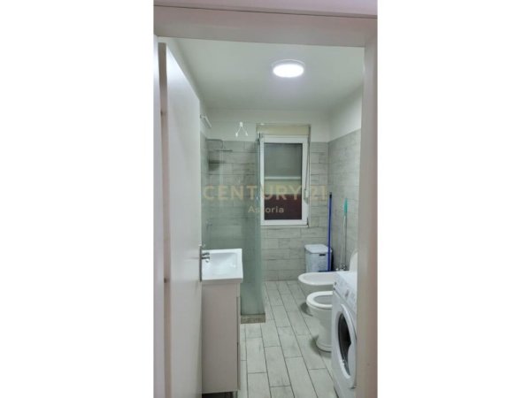 Tirane, jepet me qera apartament 1+1+Aneks+Ballkon Kati 2, 73 m² 550 € (Kopshti Botanik)