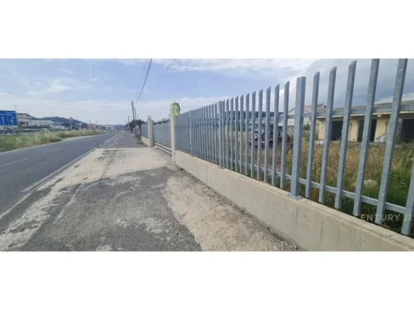 Tirane, shes toke , 2.420 m² 360.000 € (Autostrada Tirane - Durres)