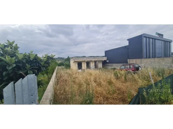 Tirane, shes toke , 2.420 m² 360.000 € (Autostrada Tirane - Durres)